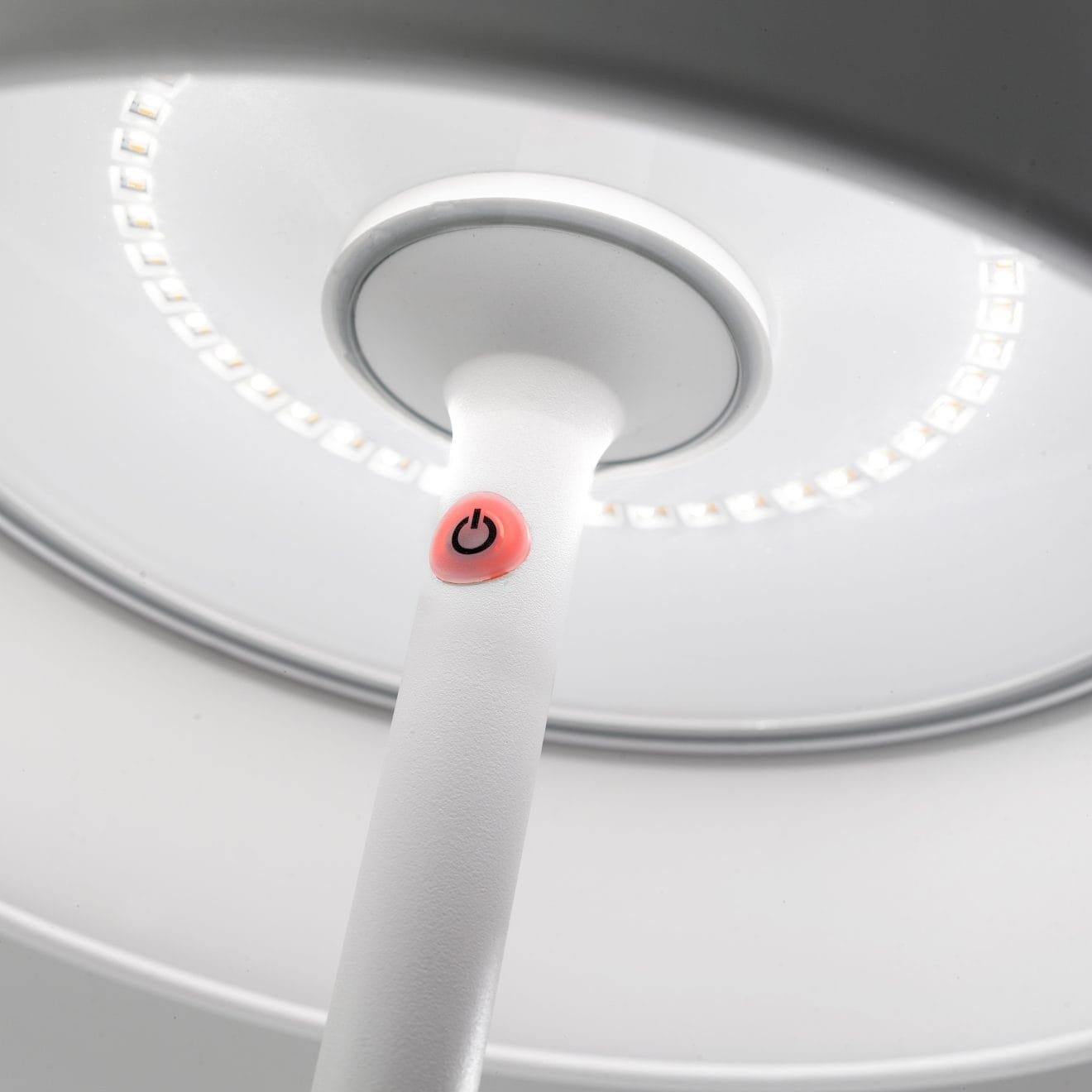 97103630 Vloerlamp Poldina Wit 2hr