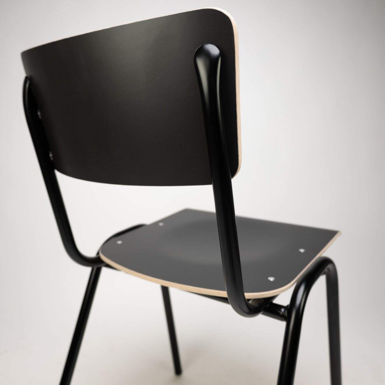 96000730 Stoel Skool Hout Zwart 5hr